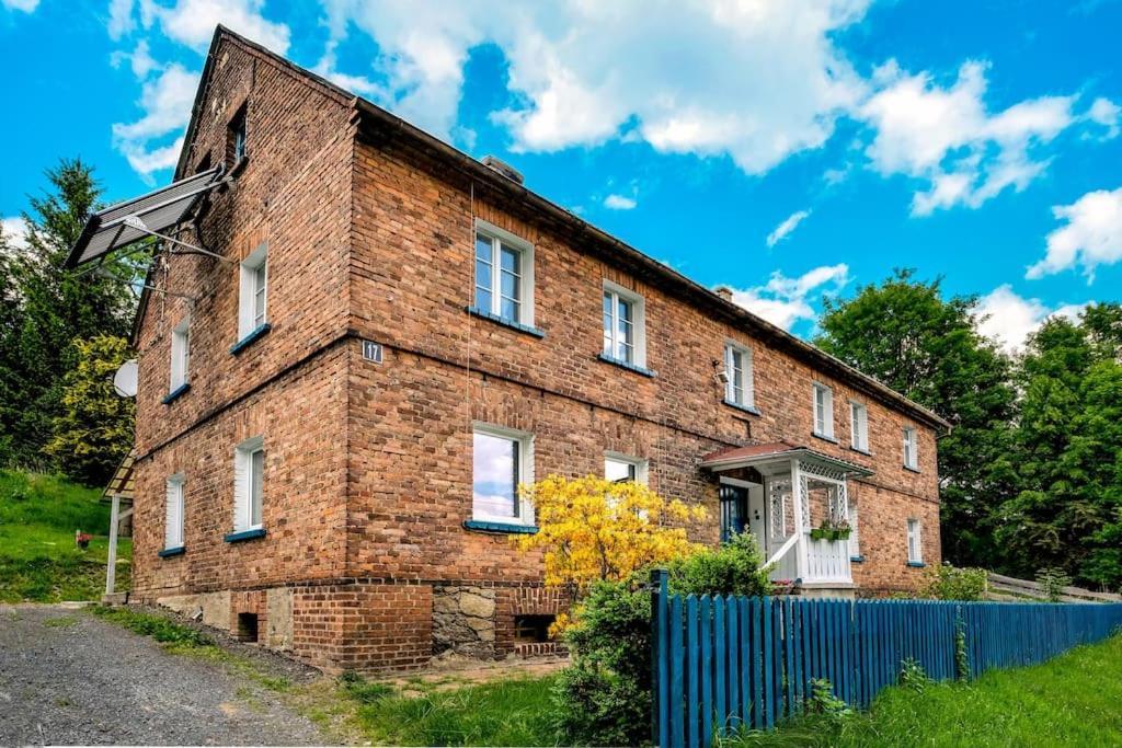 Szewska Pasja Agroturystyka Wiejska Лесьна Экстерьер фото